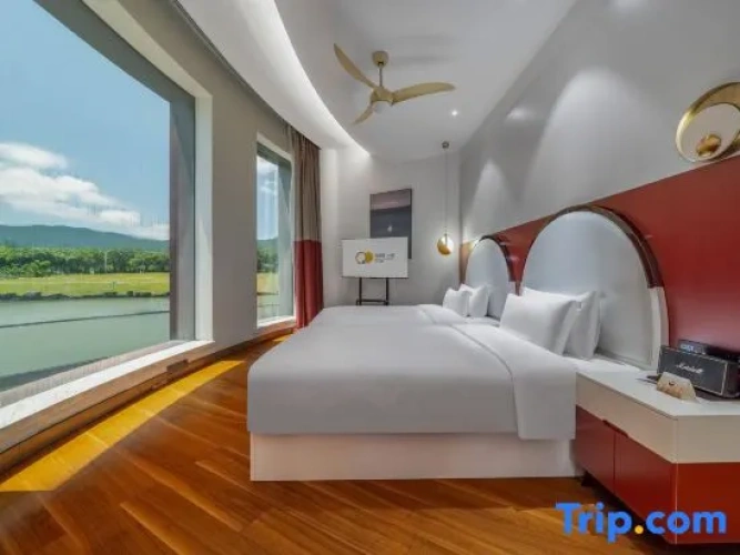 Premier room
