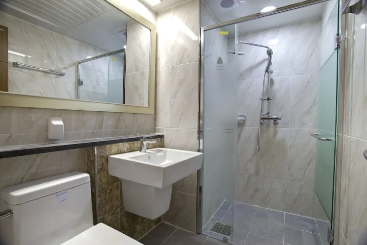 Superior Twin room with partial ocean view