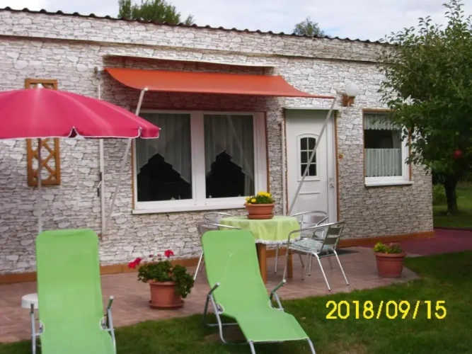 2 Bedrooms Bungalow