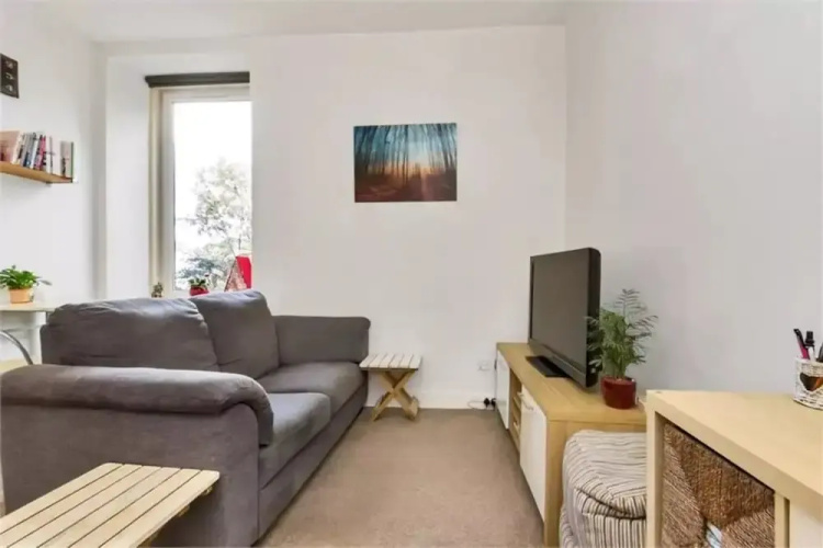 1 Bedroom Flat In Dalry