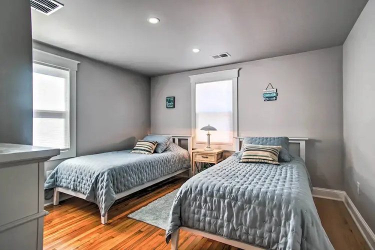 Walk to Shore: Updated Buzzards Bay Cottage!