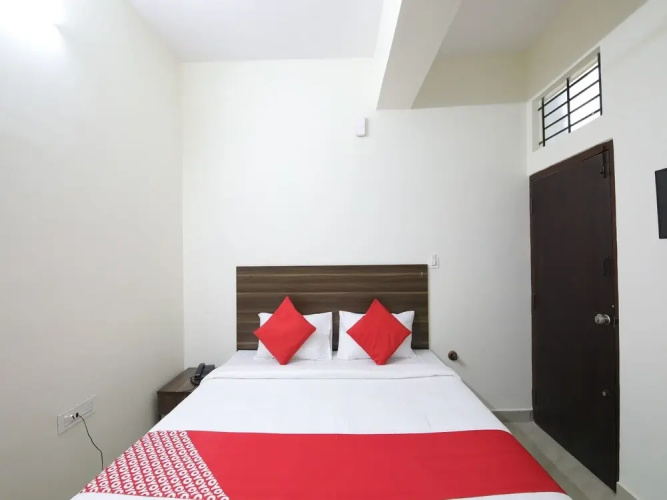 OYO 26630 Mathura Inn
