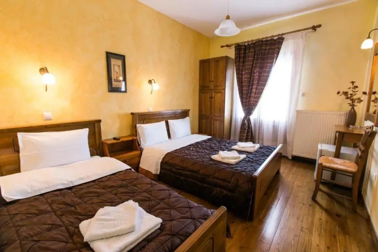 Standard Triple room