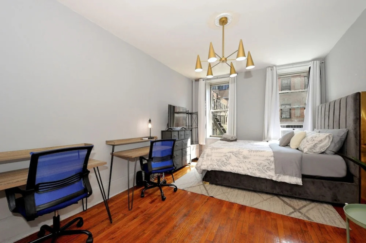 Spacious Upper East Side Studio