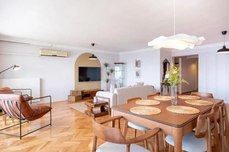 Sleek Flat With Sea View Balcony 2 min to Coast