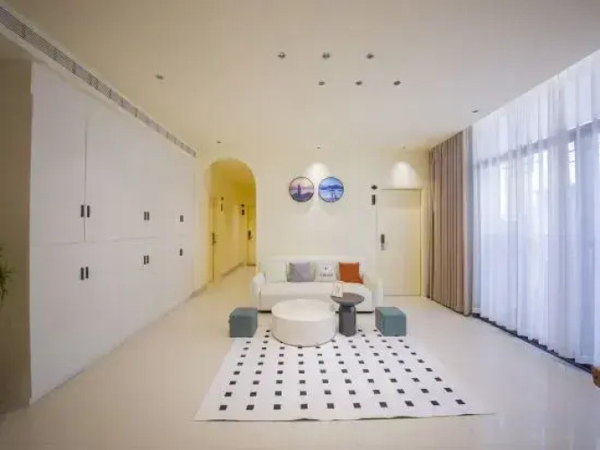 Weizhou Island Haolaiwu Holiday Villa