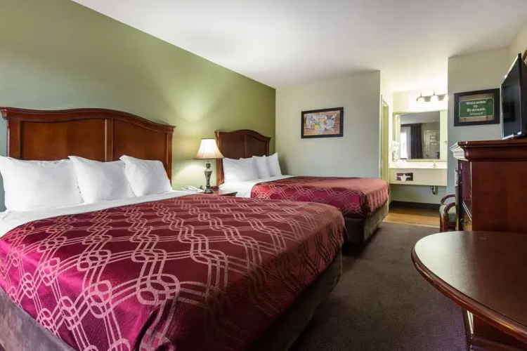 Econo Lodge at Thousand Hills
