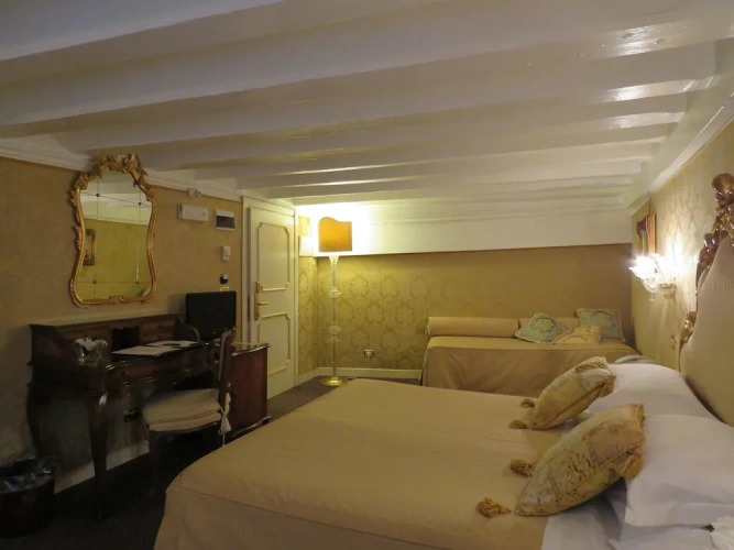 Comfort room