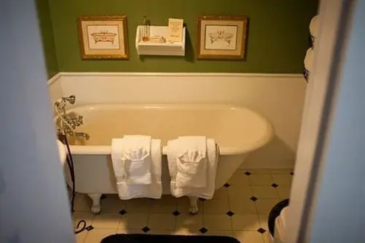 The Hale House Inn