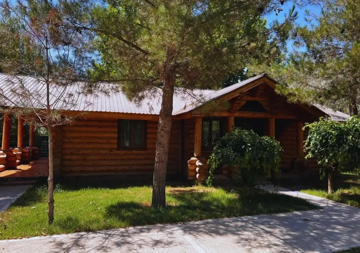 2 Bedrooms Cottage