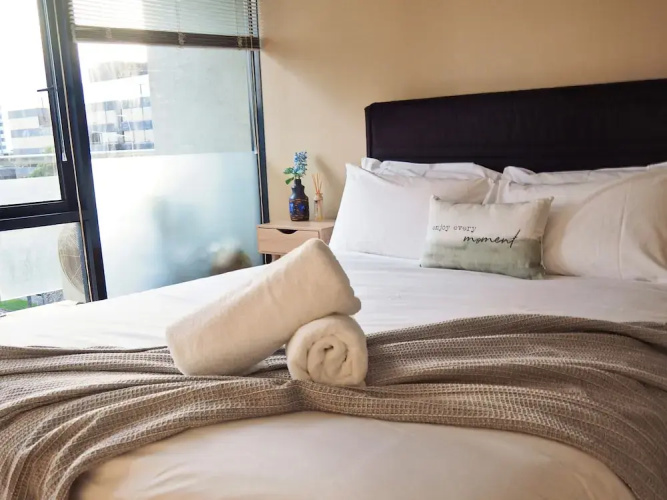 Metro Apartments South Melbourne CBD edge