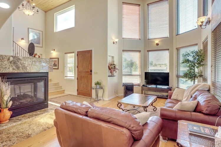 4 Bedrooms Cottage