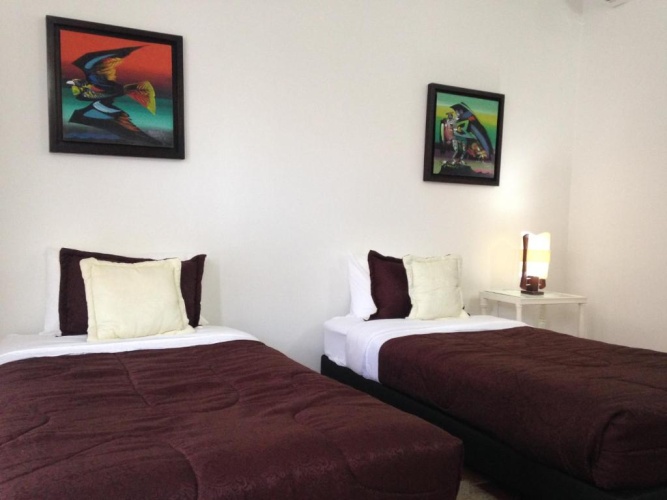Standard Twin room with pool view