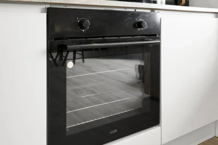 Stylish Modern Apartment - Free Parking - W