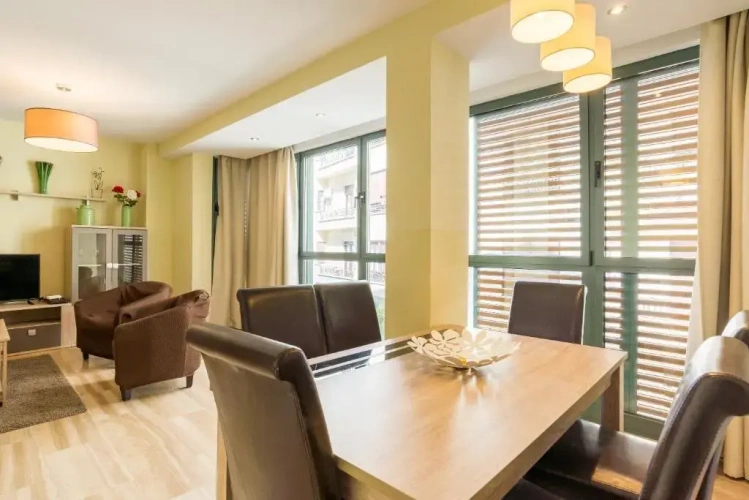 2 Bedrooms Apartment