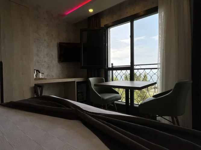 Avni Bey Otel
