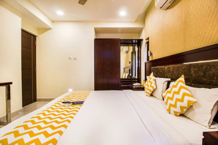 FabHotel Alreef Residency Vadaplani