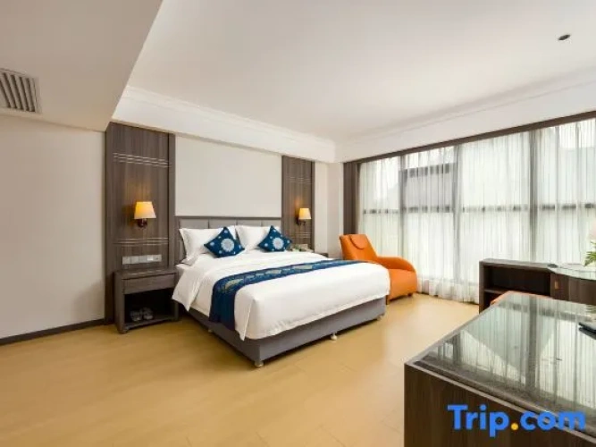 1 Bedroom Business Suite