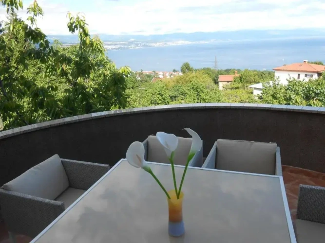 3 Bedrooms Apartment with sea view