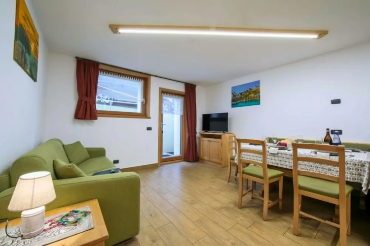 2 Bedrooms Apartment