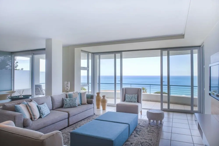 2 Bedrooms Luxury Apartment with ocean view