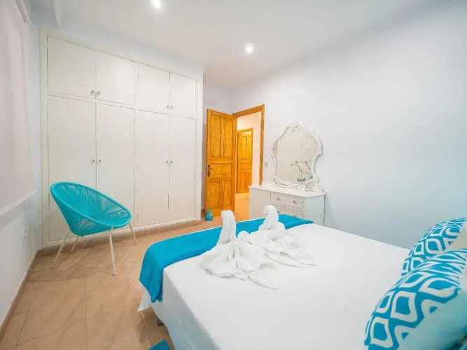 Apartamento Piscina Muro