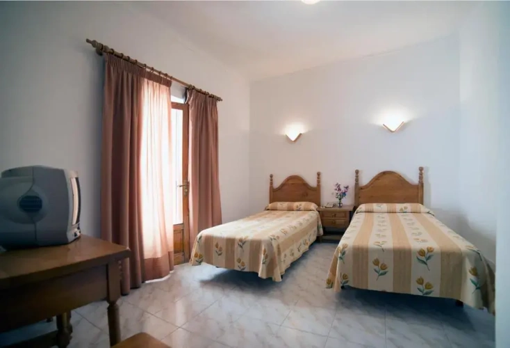 Standard Twin room with city view