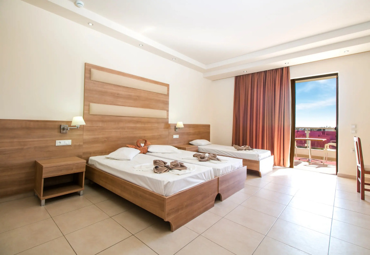 Stamos Plus Hotel