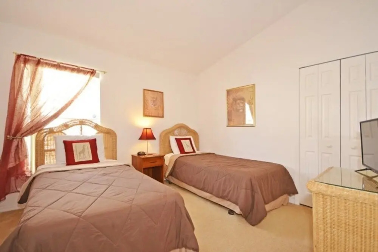 Sunrise Sanctuary 4 Bedroom Home by RedAwning
