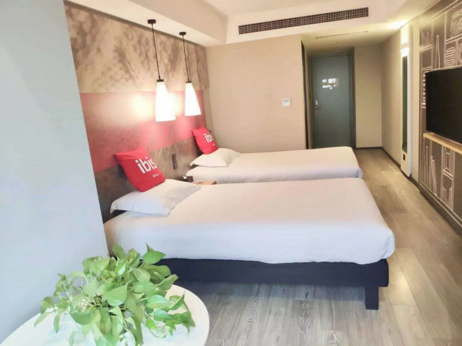 ibis Shenyang north station