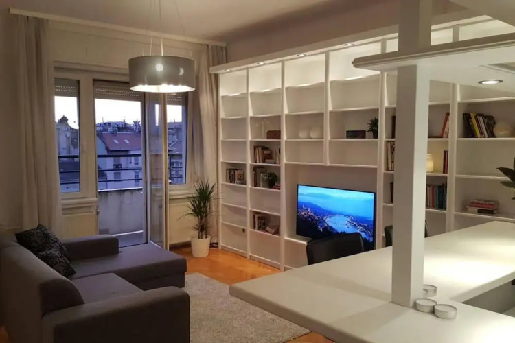 Basilica View Apartment With Balcony