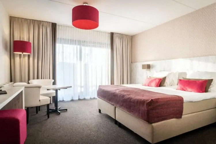Standard Twin room with balcony