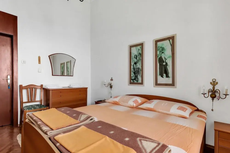 Beach rooms Riviera