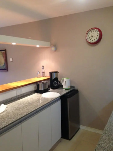 Comfortable Apartment w Great Location
