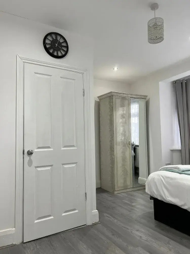 Inviting 2-bed Apartment in Ilford