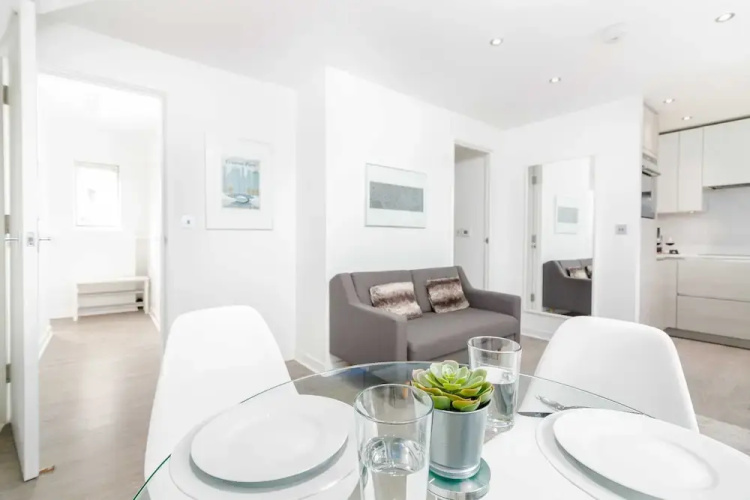 Bright and Minimalist Chelsea Nest