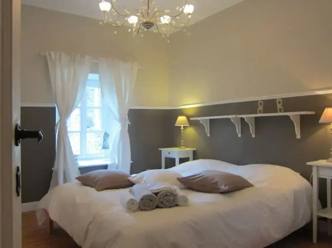 Delightful Castle in Bastogne With Bubble Bath