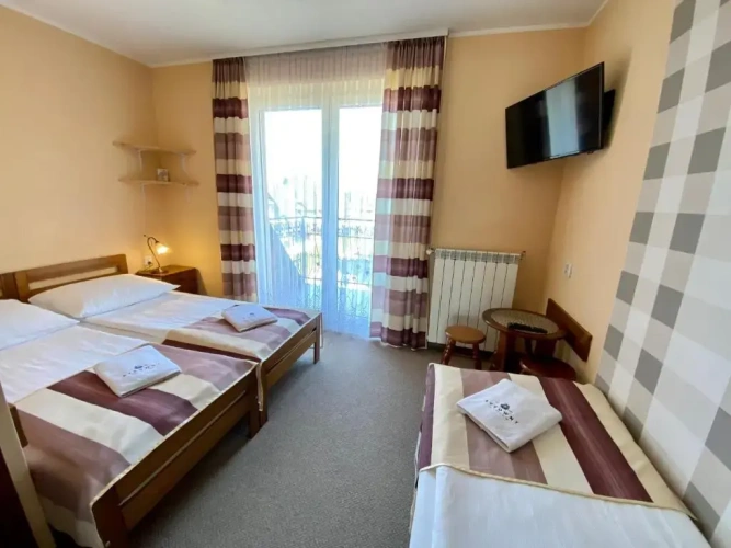 Standard Triple room with balcony