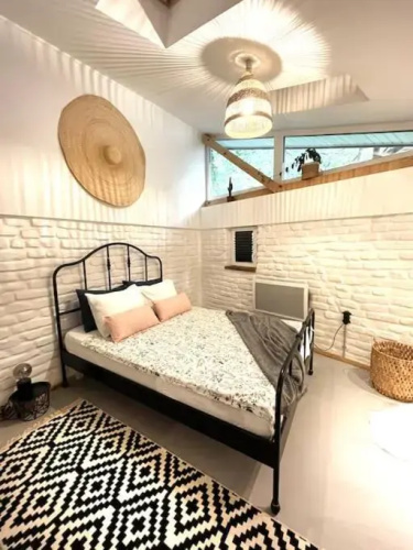 Modern and Specious 3-Bedroom Entire House