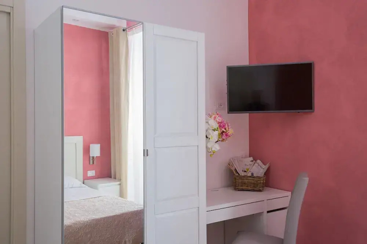 Vela Rooms