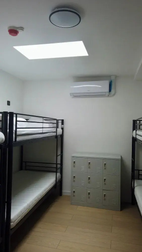 Y Hostel