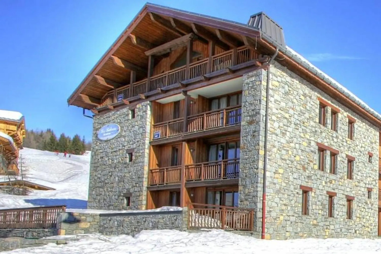Spacious Apartment in French-italian ski Resort San Bernardo