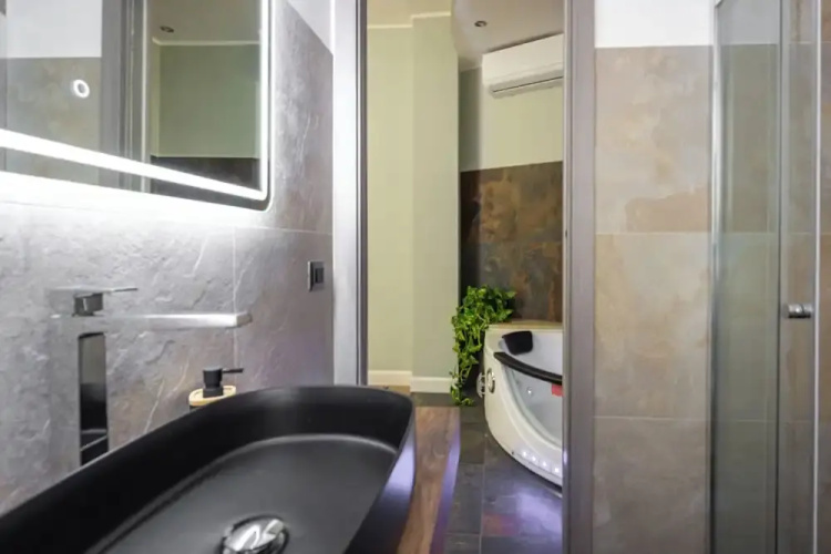 Aurelia Garden Suite