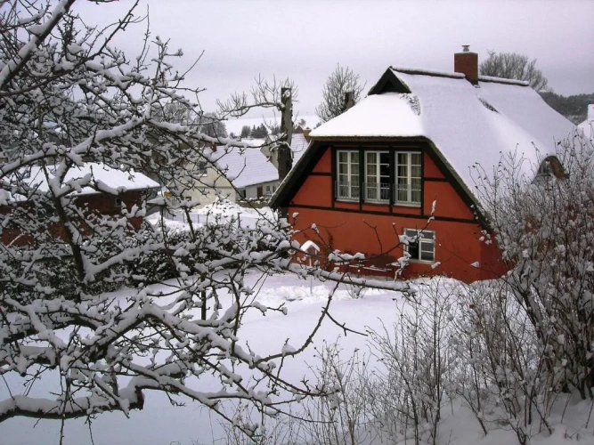 4 Bedrooms Cottage