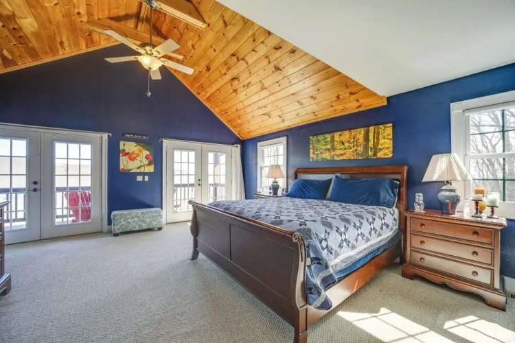 4 Bedrooms Cottage