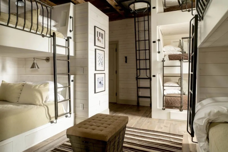 Eleven Scarp Ridge Lodge