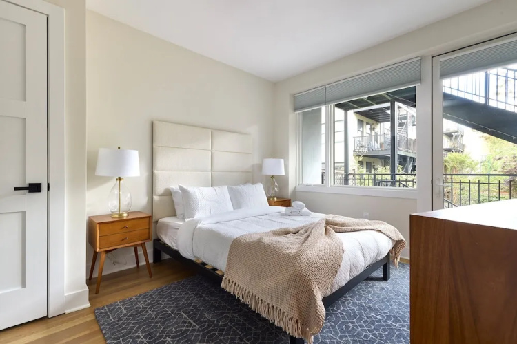 Sunny 2BR Loft Work Relax Minutes to NYC