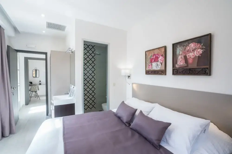 Economy Double Basement room