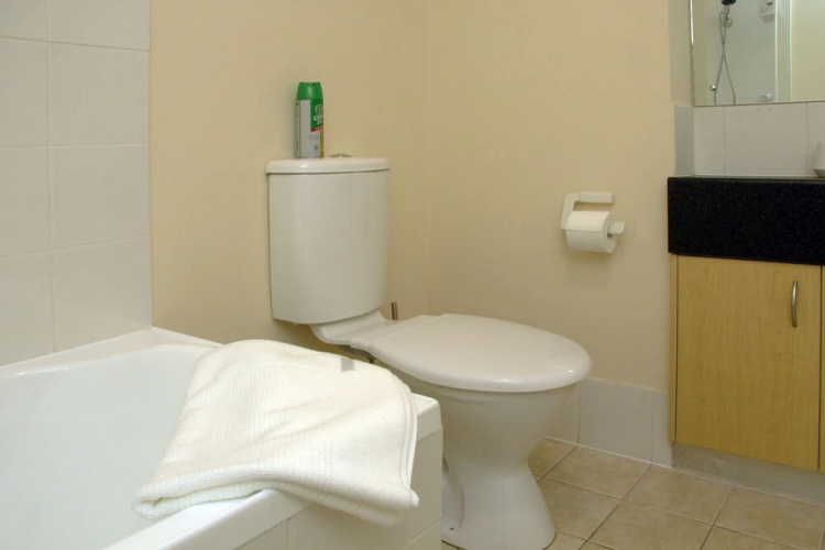Adelaide Cbd Apartment - 3Br, 2Bath & Carpark