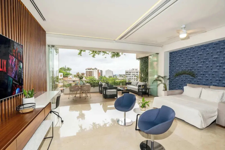 Soho PV Stunning Views Luxury Heated Rooftop Pool